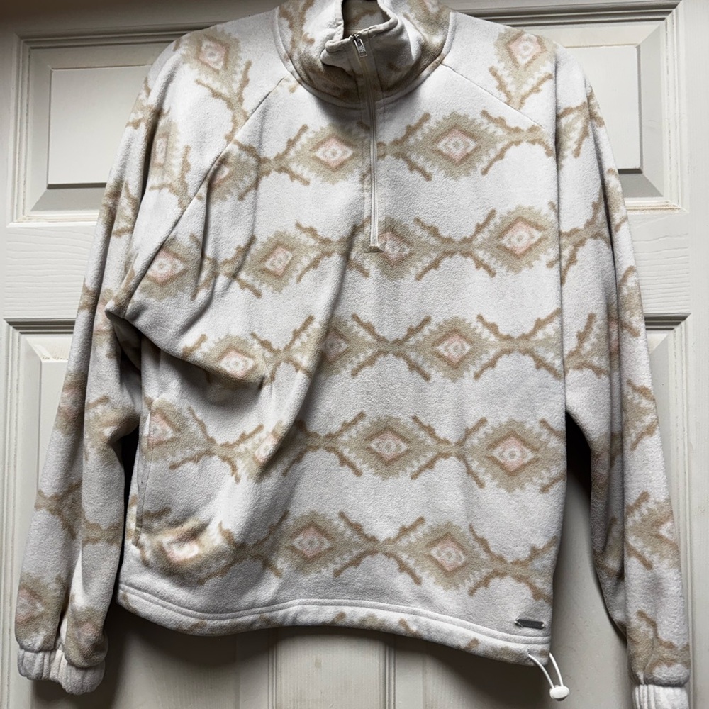 Hollister Beige and Cream Patterned Sweater